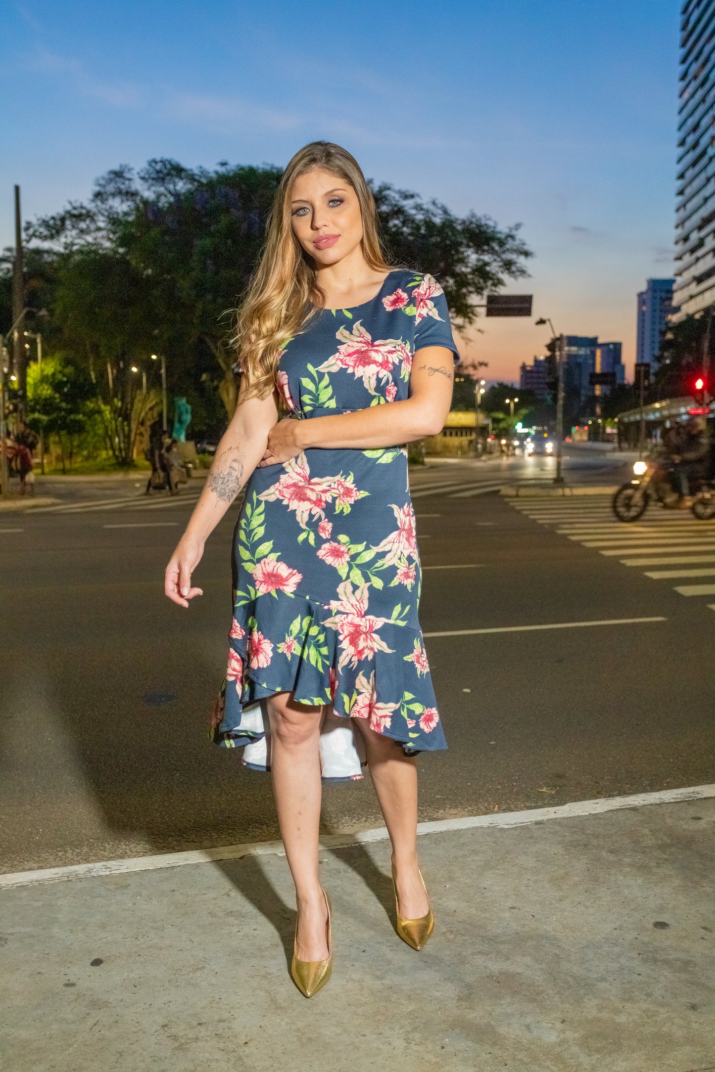 Vestido Tubinho Preto Estampa Floral Romantico